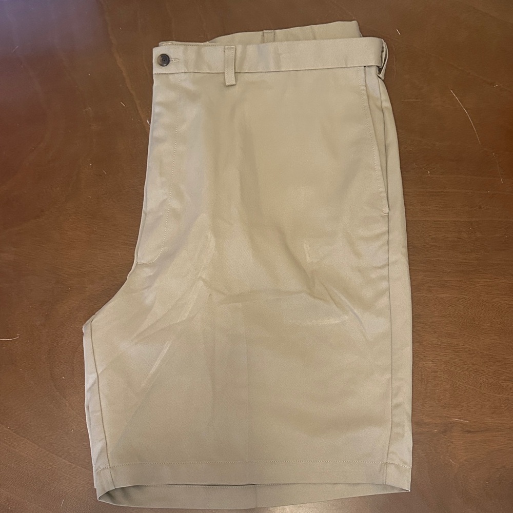 Haggar Men's Flat Front Khaki Shorts